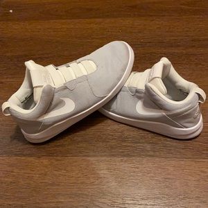 Nike Men’s Laceless Shoes